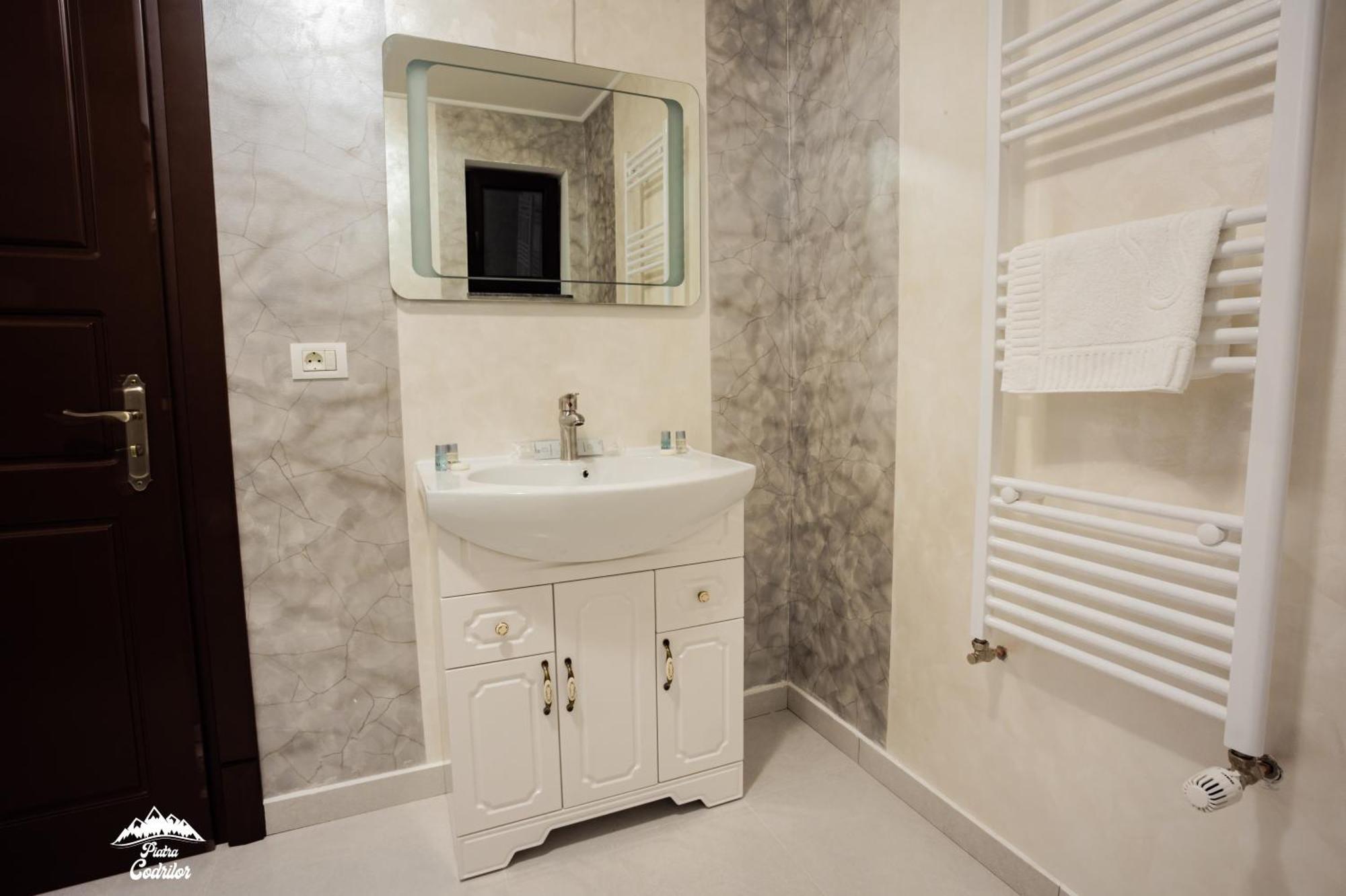 Piatra Codrilor Hotel Dorna Arini Luaran gambar